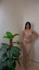 Dress Paillettes Gold – Lungo, Luminoso e con Schiena Scoperta