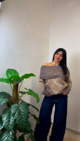 Maglioncino a barca in morbida maglia