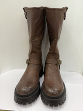 Stivale con fibbie marrone