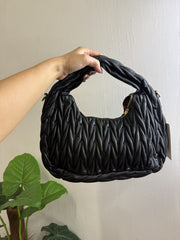 Borsa Mu Mu – Stile Compatto, Eleganza Iconica