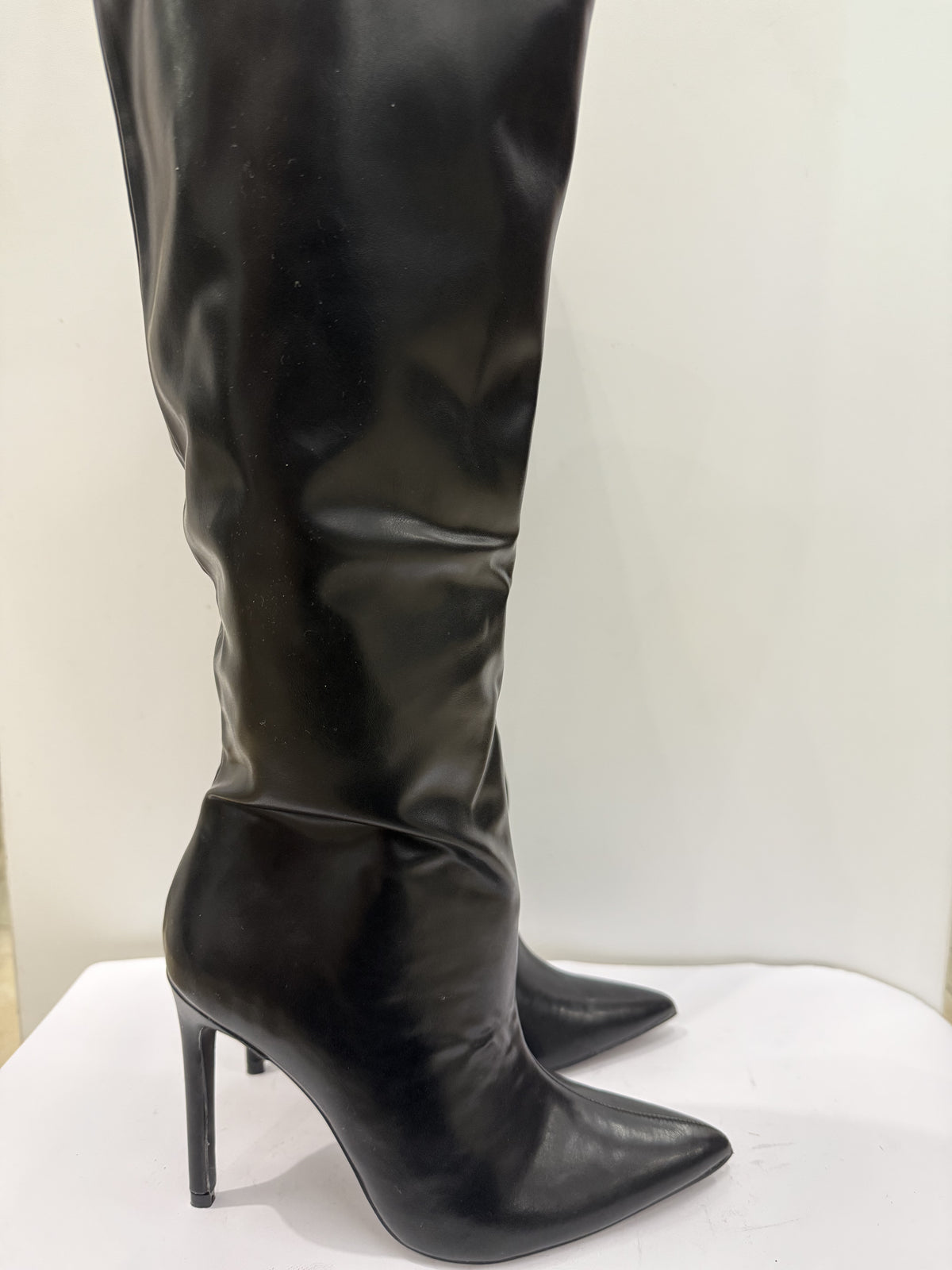 Stivale con tacco a spillo