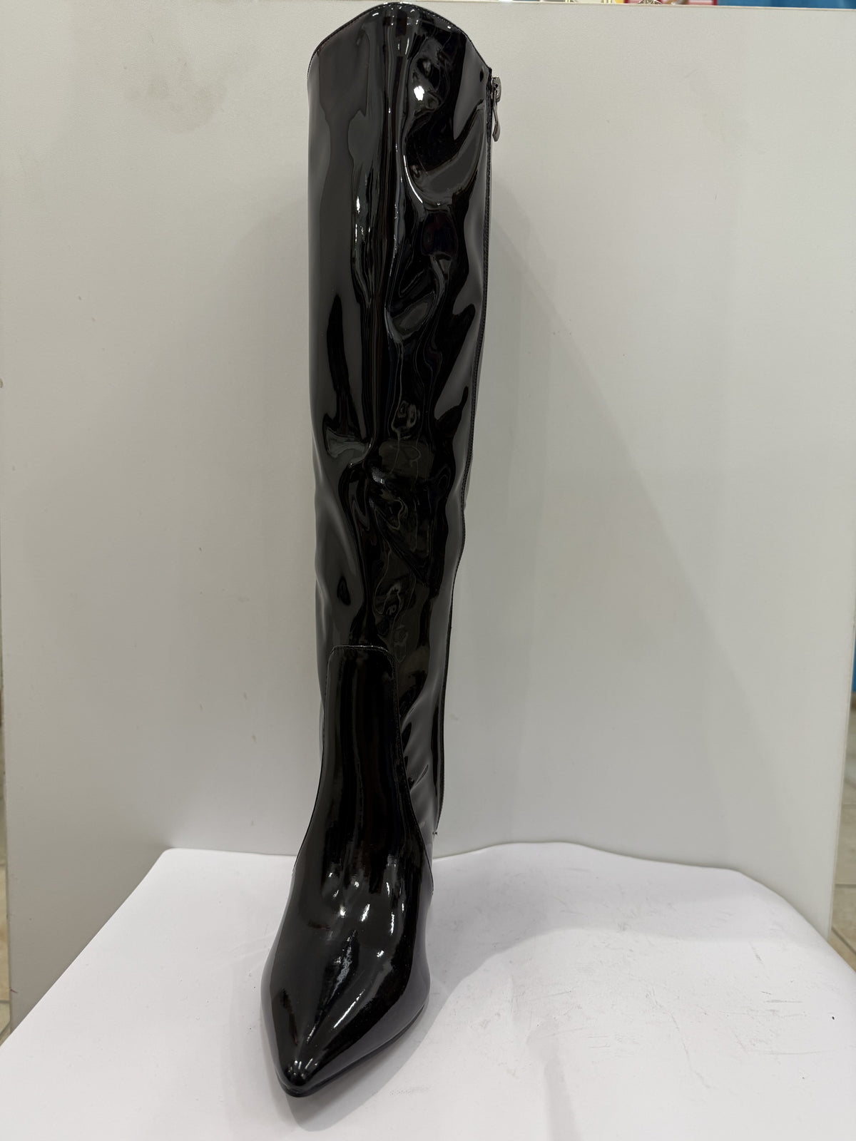 Stivale con tacco a spillo in vernice