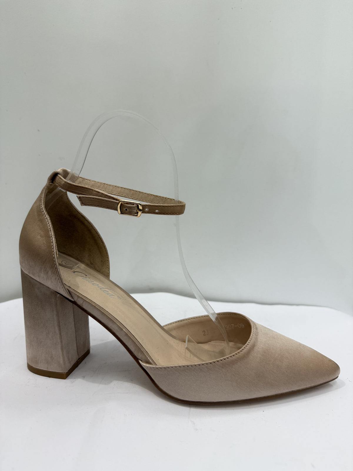 Tacco con cinturino cipria