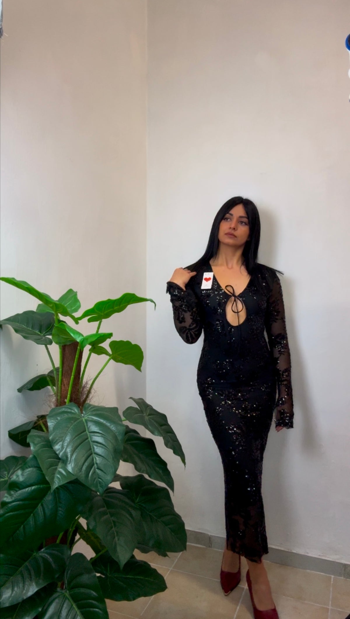 Dress Light – Nero con Paillettes, Eleganza Luminosa